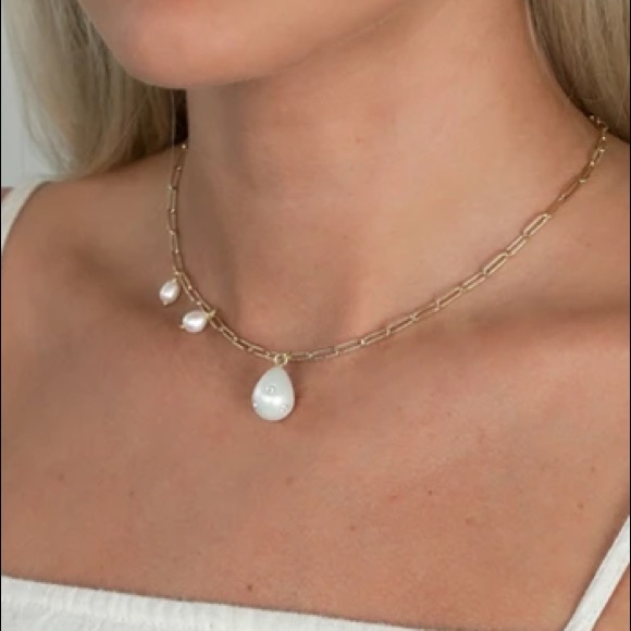 Dreamy Box Chain and Pearls Necklace - Picture 2 of 3